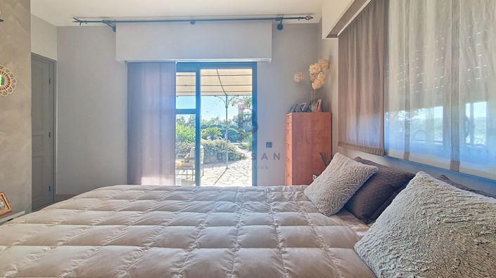 Image No.18-4 Bed House for sale