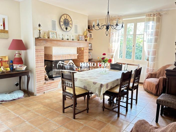 Image No.7-9 Bed House for sale