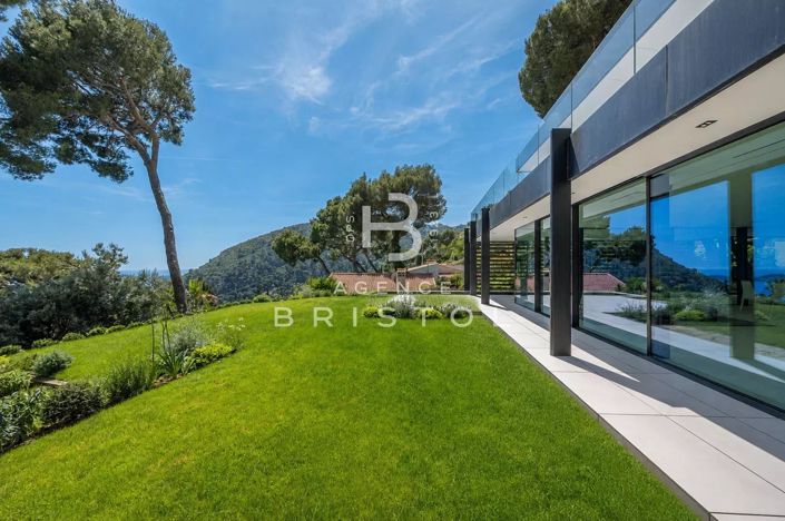 Image No.17-4 Bed House for sale