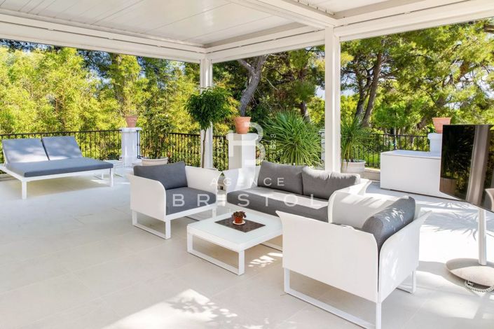 Image No.8-6 Bed House for sale