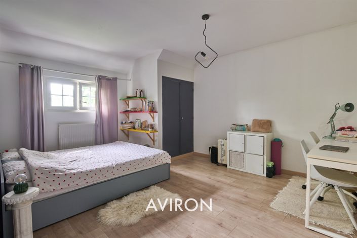 Image No.17-5 Bed House for sale