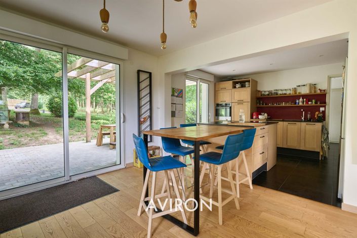 Image No.9-5 Bed House for sale
