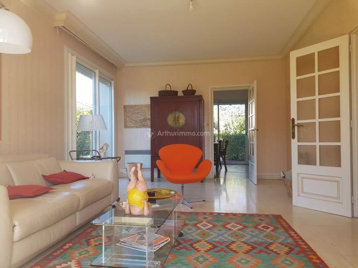 Image No.2-6 Bed House for sale