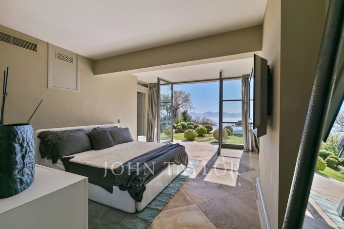 Image No.14-7 Bed House for sale