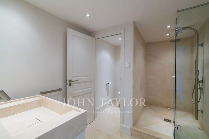 Image No.18-7 Bed House for sale