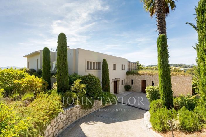 Image No.20-7 Bed House for sale