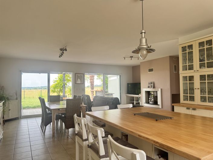 Image No.24-5 Bed House for sale