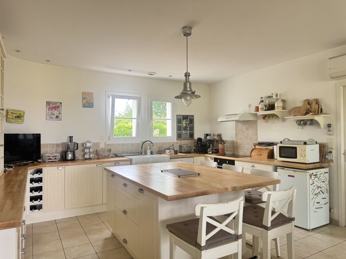 Image No.25-5 Bed House for sale