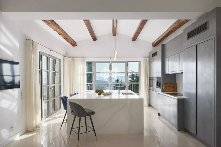 Image No.6-5 Bed House for sale