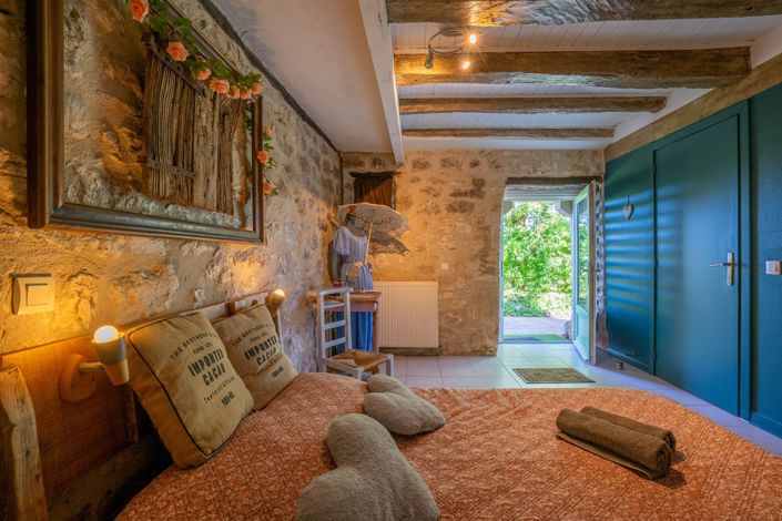 Image No.12-13 Bed House for sale
