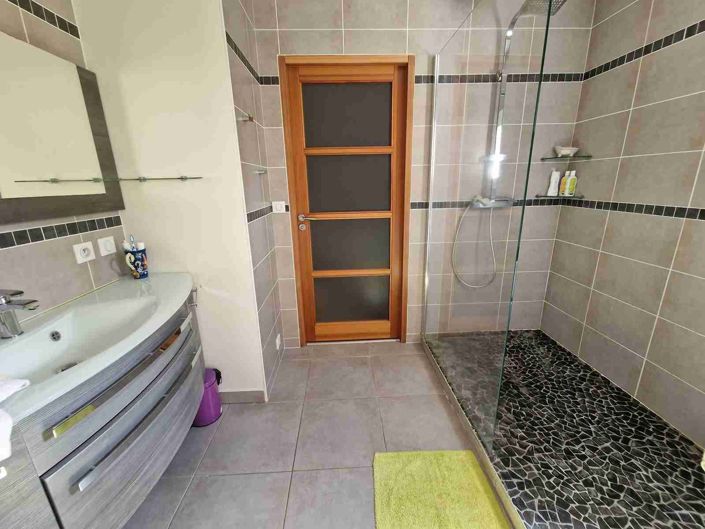 Image No.15-7 Bed House for sale