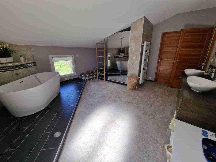 Image No.17-7 Bed House for sale