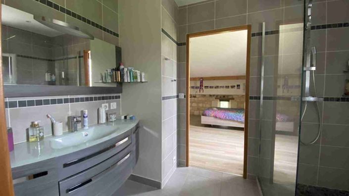 Image No.19-7 Bed House for sale