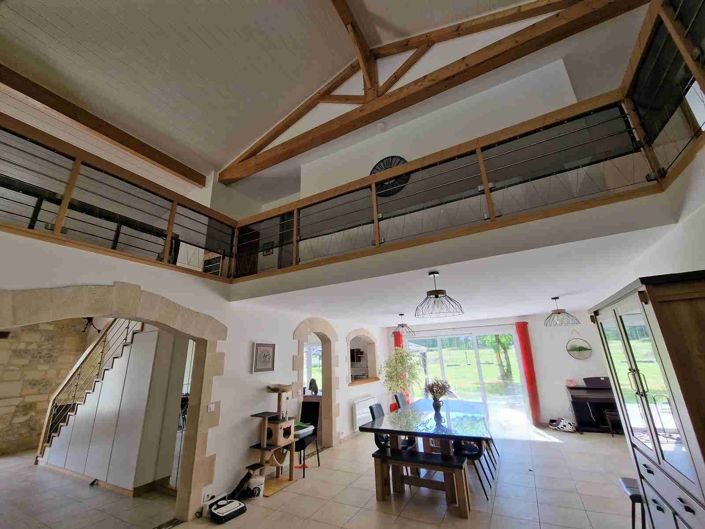 Image No.8-7 Bed House for sale