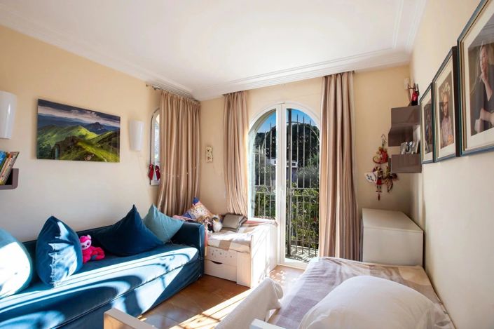 Image No.6-4 Bed House for sale