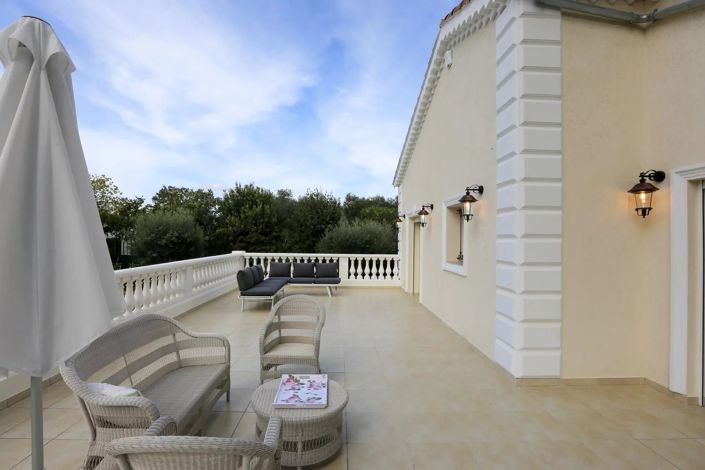 Image No.12-5 Bed House for sale