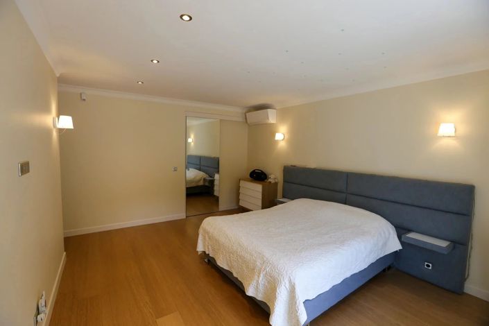 Image No.4-5 Bed House for sale
