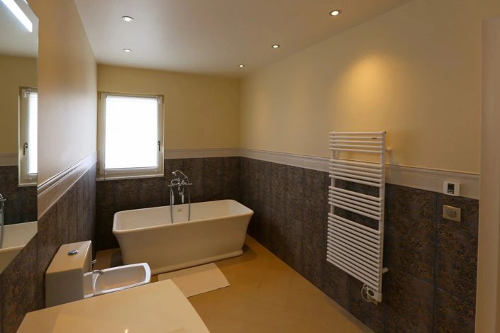 Image No.5-5 Bed House for sale