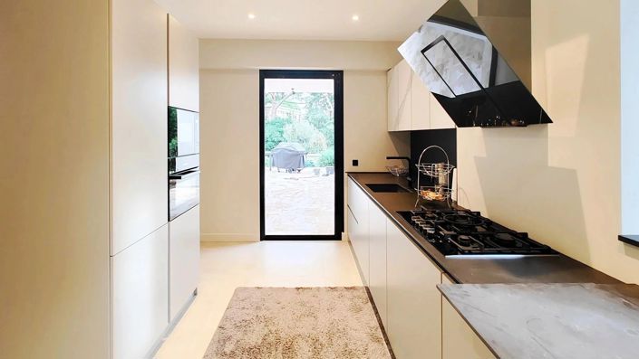 Image No.4-5 Bed House for sale