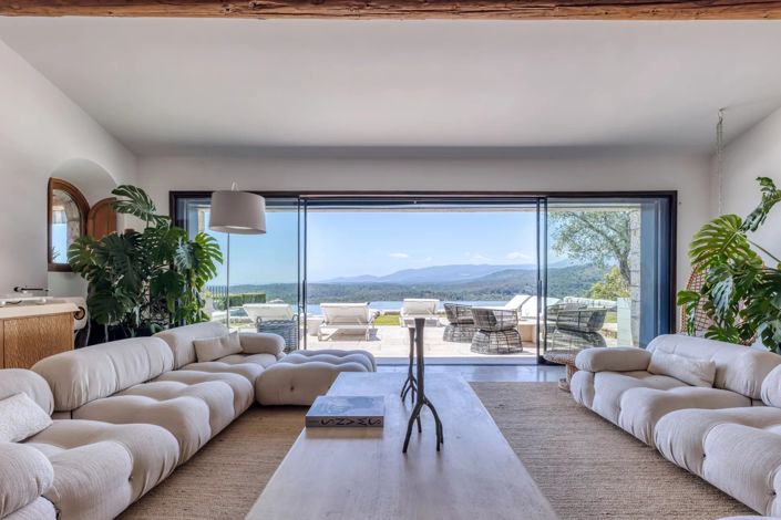 Image No.9-7 Bed House for sale