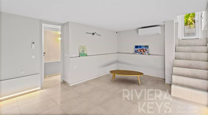 Image No.14-3 Bed House for sale