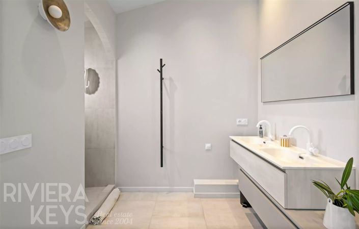 Image No.24-3 Bed House for sale