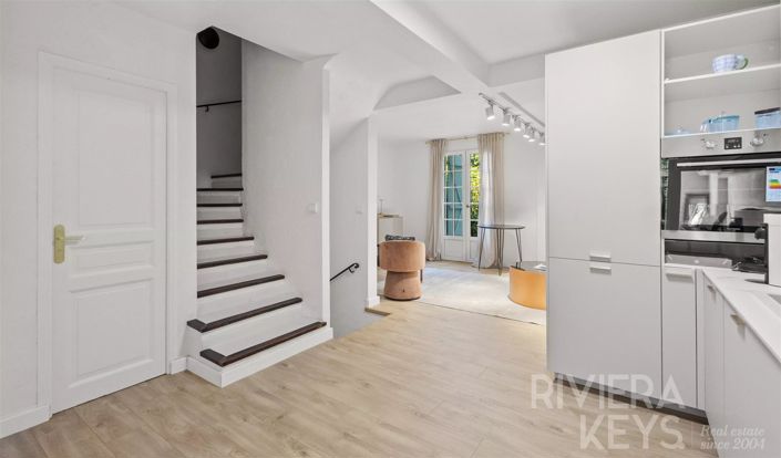 Image No.15-3 Bed House for sale