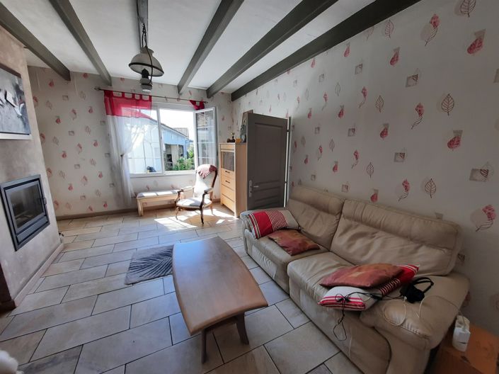 Image No.2-4 Bed House for sale