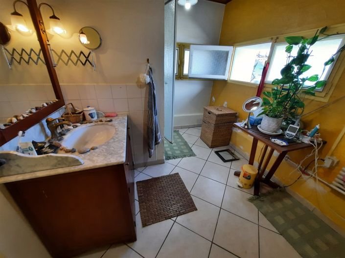 Image No.9-4 Bed House for sale