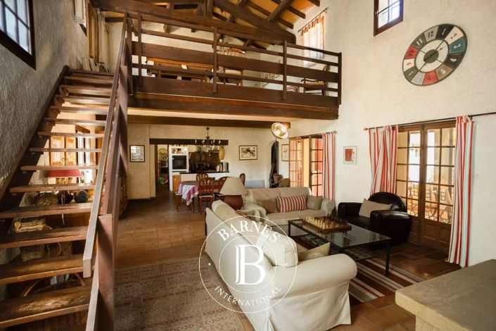 Image No.7-3 Bed House for sale