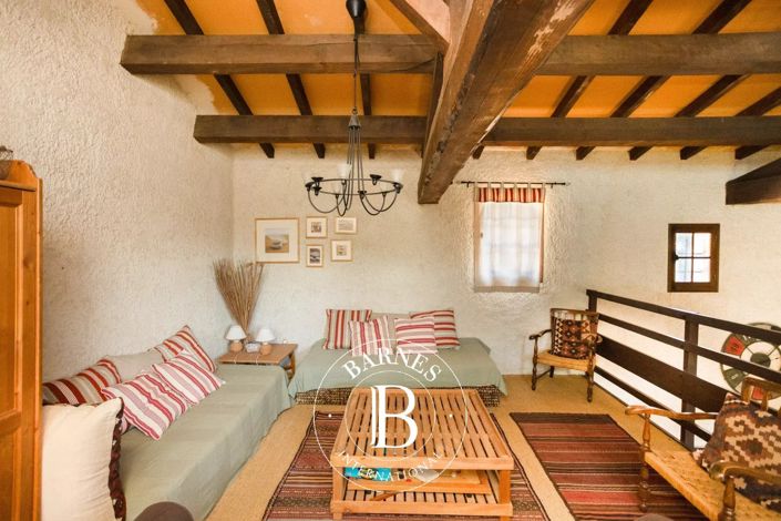 Image No.8-3 Bed House for sale
