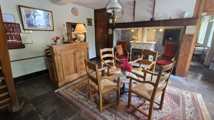 Image No.6-18 Bed House for sale
