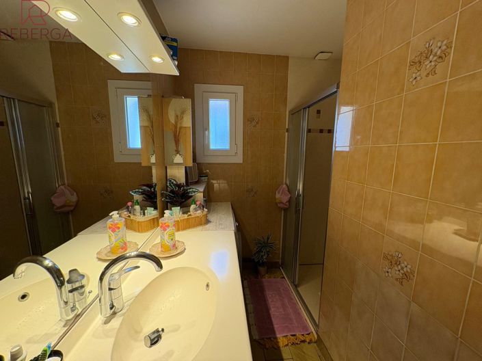 Image No.16-2 Bed House for sale