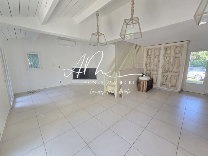 Image No.3-3 Bed House for sale