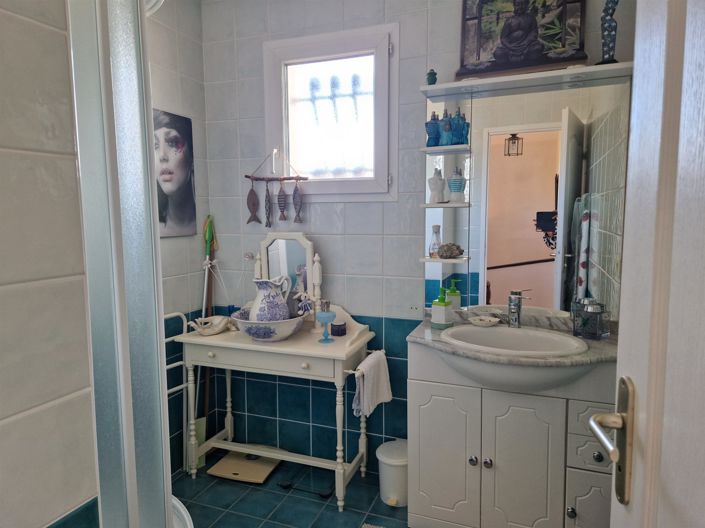 Image No.12-3 Bed House for sale