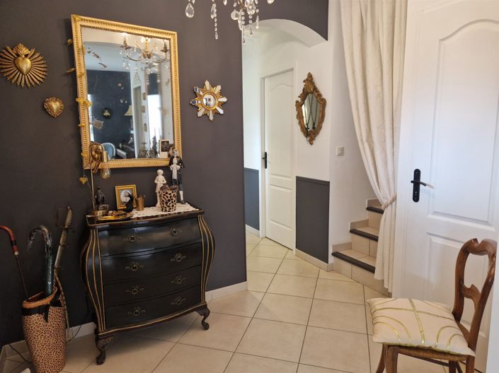 Image No.8-3 Bed House for sale