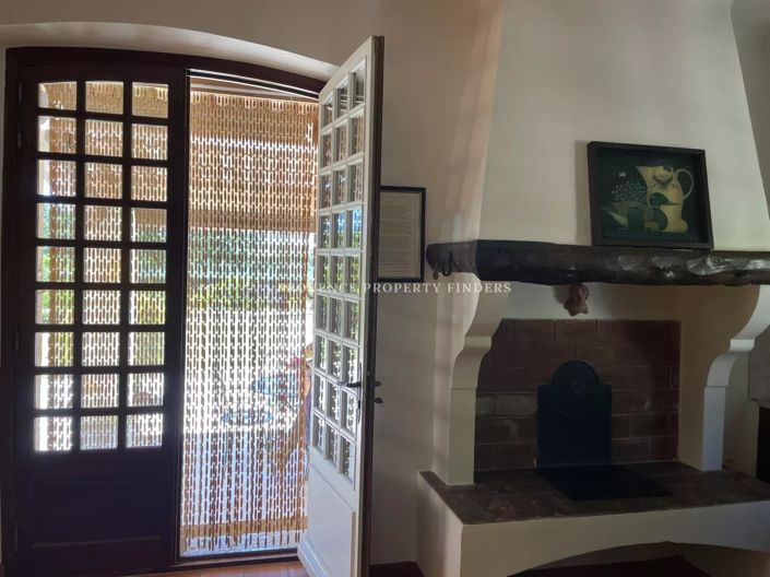 Image No.10-3 Bed House for sale