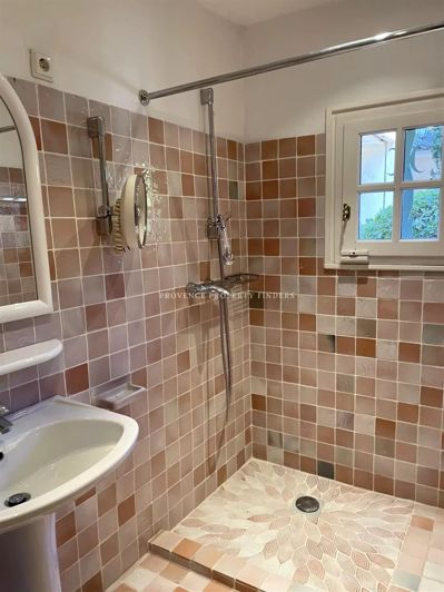 Image No.21-3 Bed House for sale