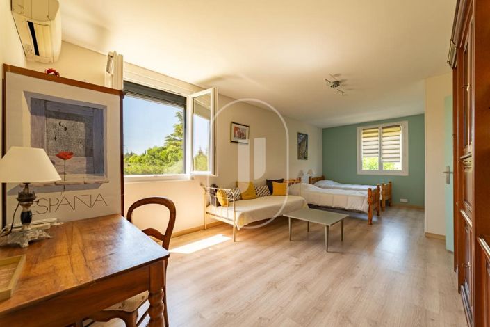 Image No.12-4 Bed House for sale