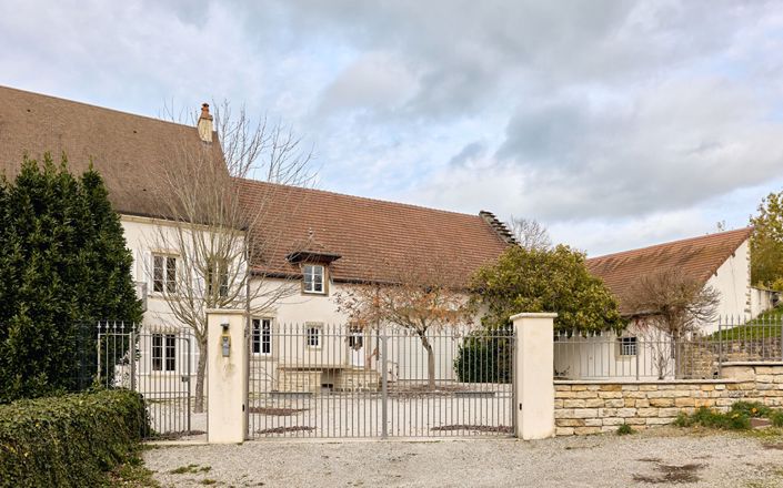 Image No.17-5 Bed Property for sale