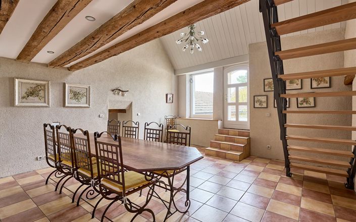 Image No.5-5 Bed Property for sale