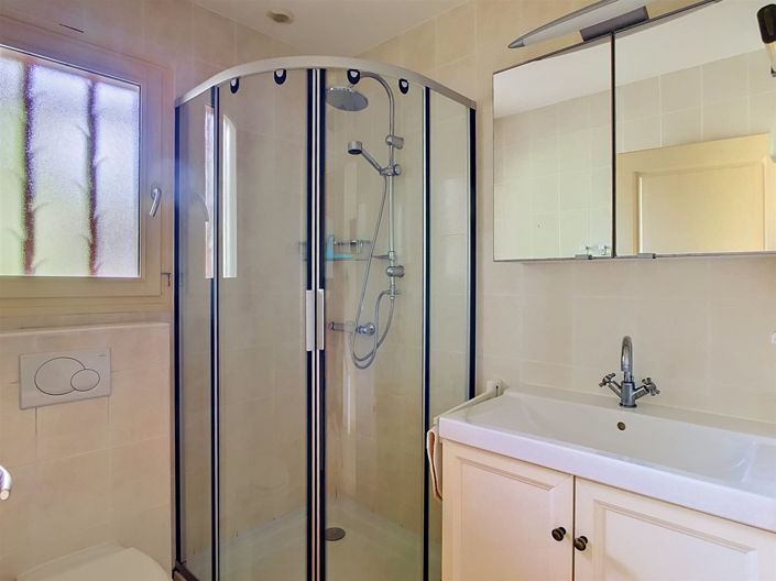 Image No.12-3 Bed House for sale