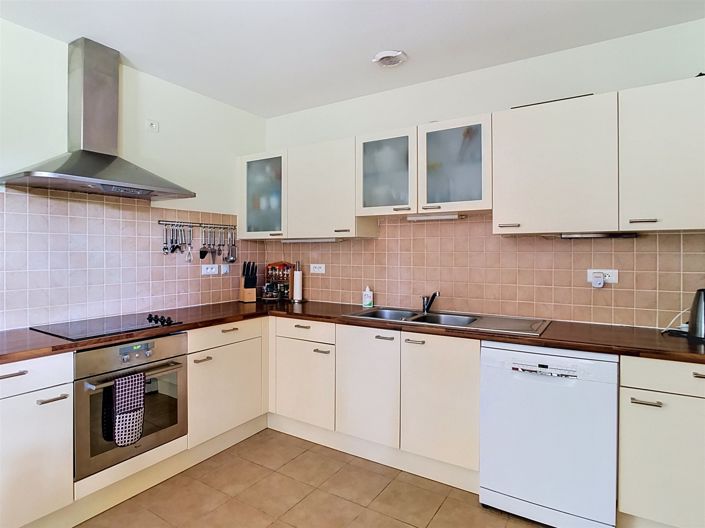 Image No.8-3 Bed House for sale