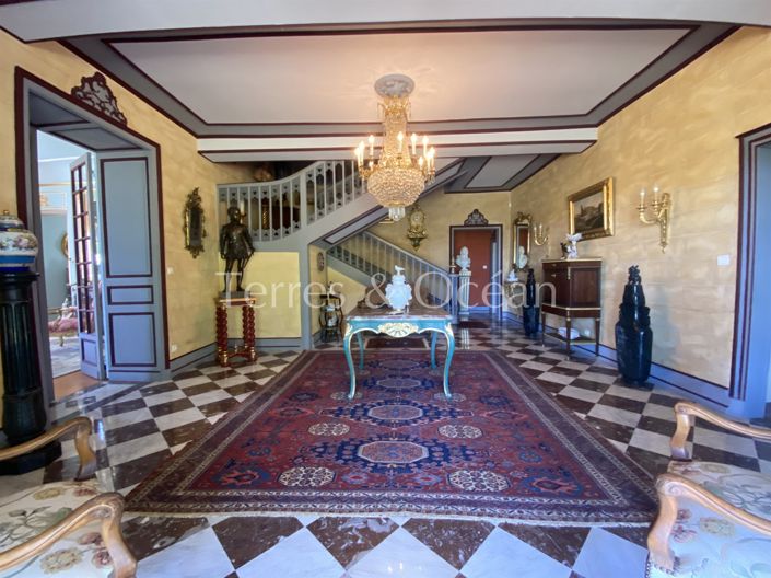 Image No.8-9 Bed House for sale
