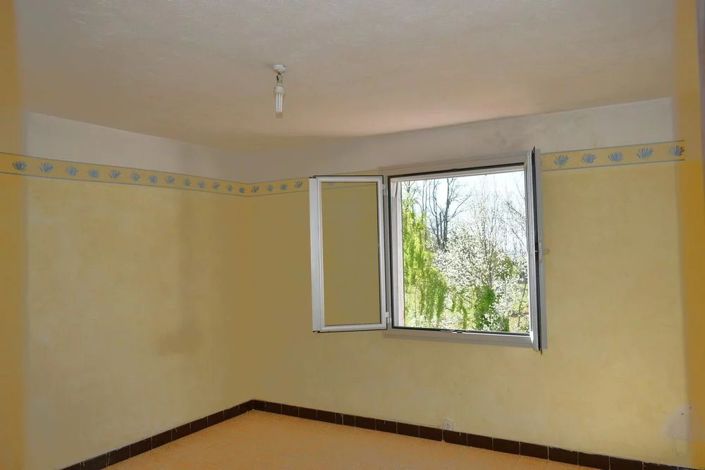 Image No.7-5 Bed House for sale