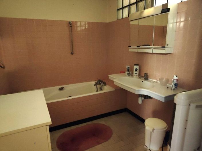 Image No.10-4 Bed House for sale