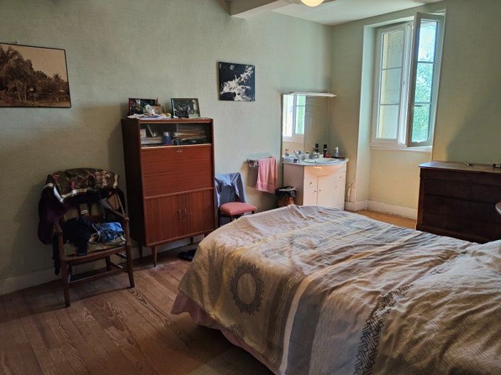 Image No.9-4 Bed House for sale