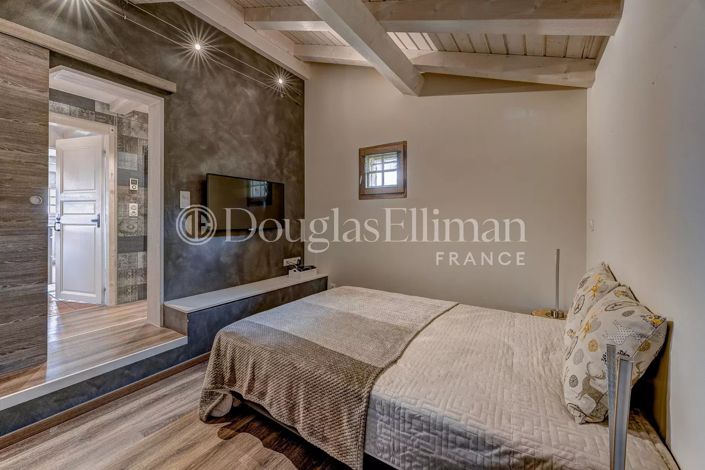 Image No.10-2 Bed House for sale