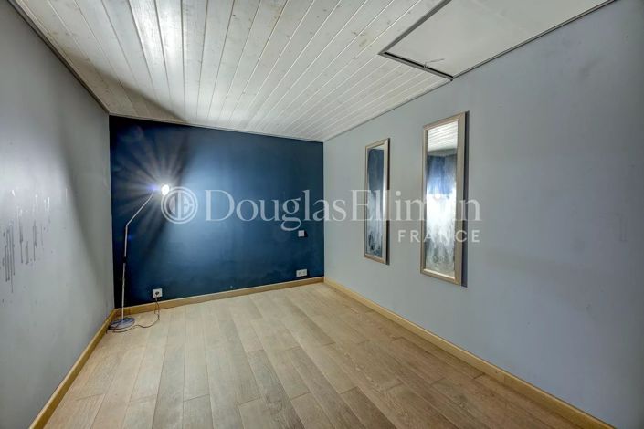 Image No.23-2 Bed House for sale
