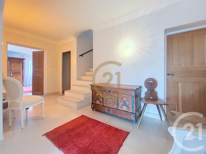 Image No.9-4 Bed House for sale
